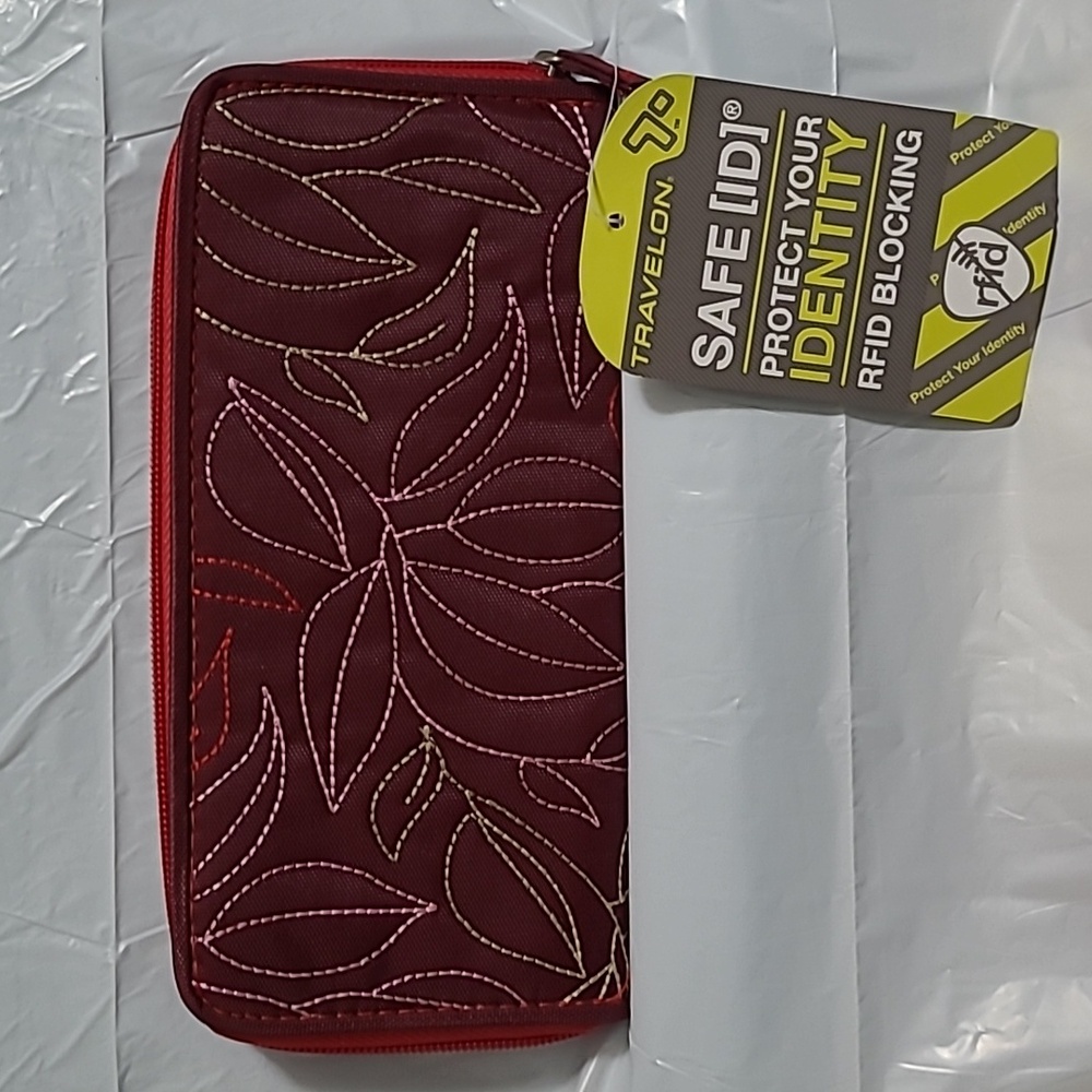 Travelon long zip wallet